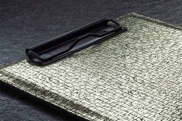 Juoda viršelio furintūra